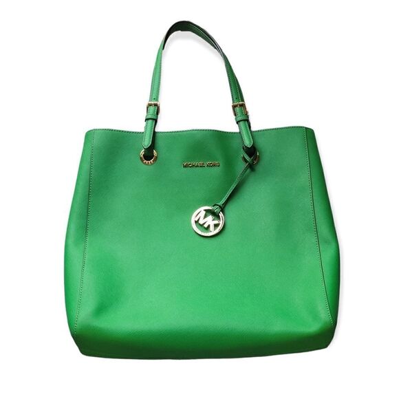 Michael Kors Jet Set Travel In Kelly Green - Picture 1 of 6